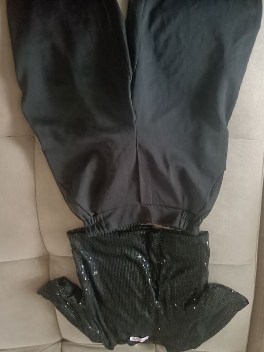 Отдам вещи на девочку даром