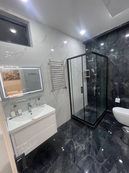 Продается квартира новостройка  ж/к E-ONE на против Piramit tower