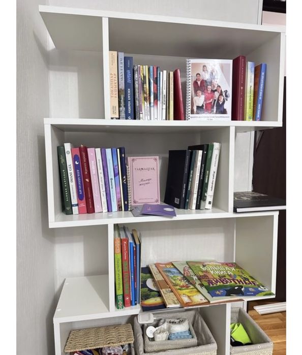 Продам книжный шкаф