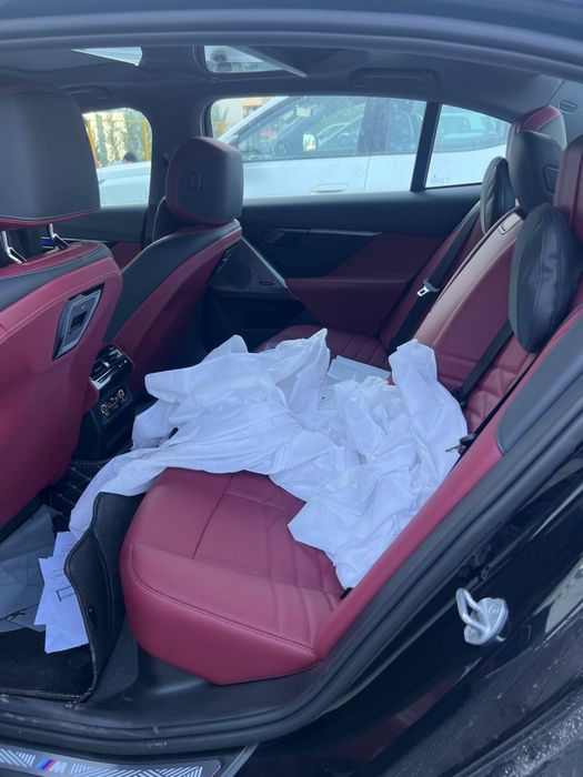 BMW i5 40L 2025 yil