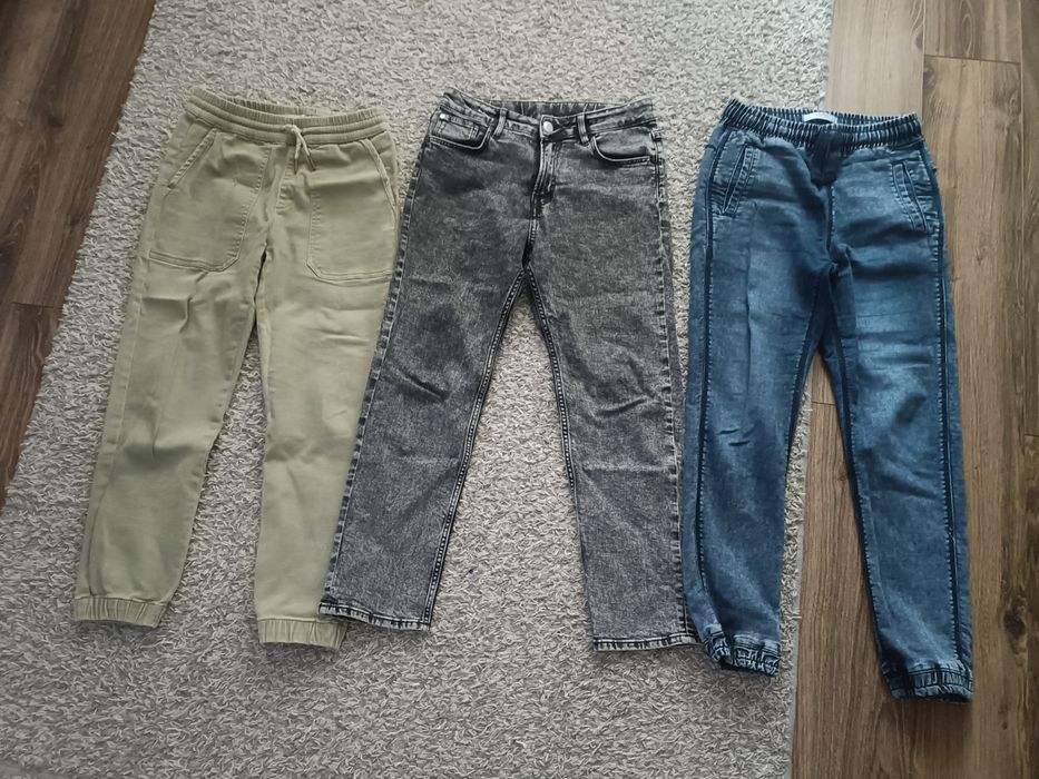Blugi băiat mărimea 10-11 ani
