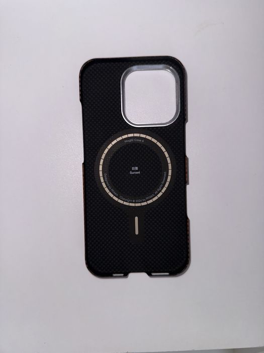 Чехол Pitaka на iPhone 16 pro