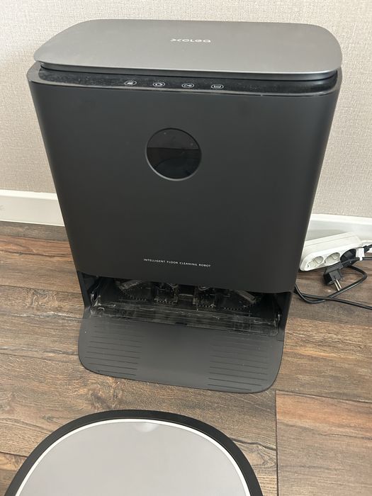 Продается робот-пылесос