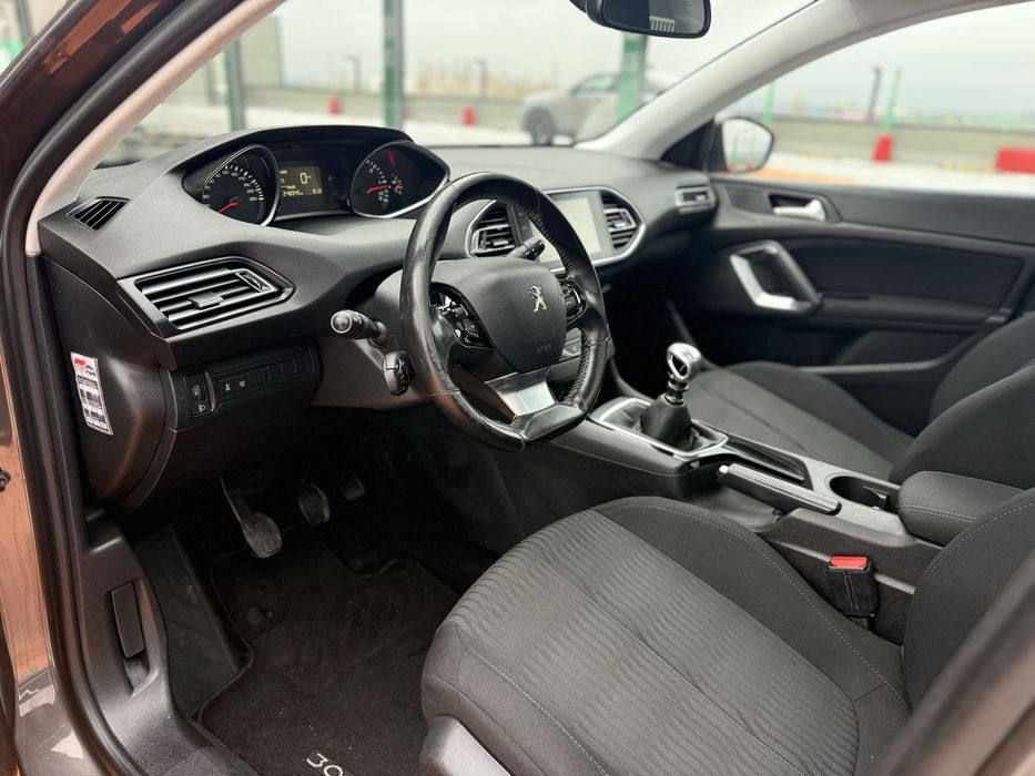 PEUGEOT 308 1.6HDI 120CP/PANO/CLIMA/Navi/GARANTIE/Rate cu buletinul
