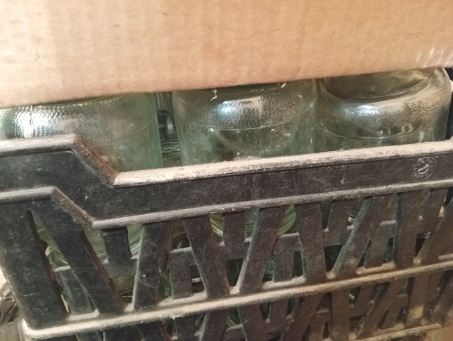 Подарявам буркани