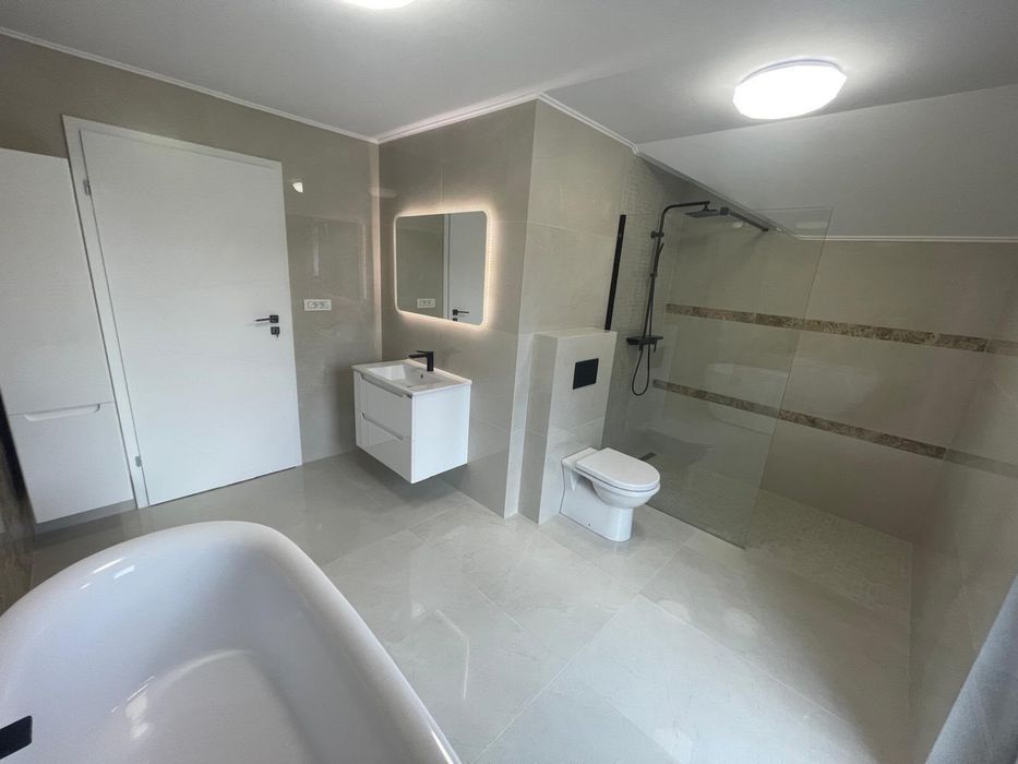 Casa de vanzare, cartier Westfield , zona 1 , finisata si utilata la cheie