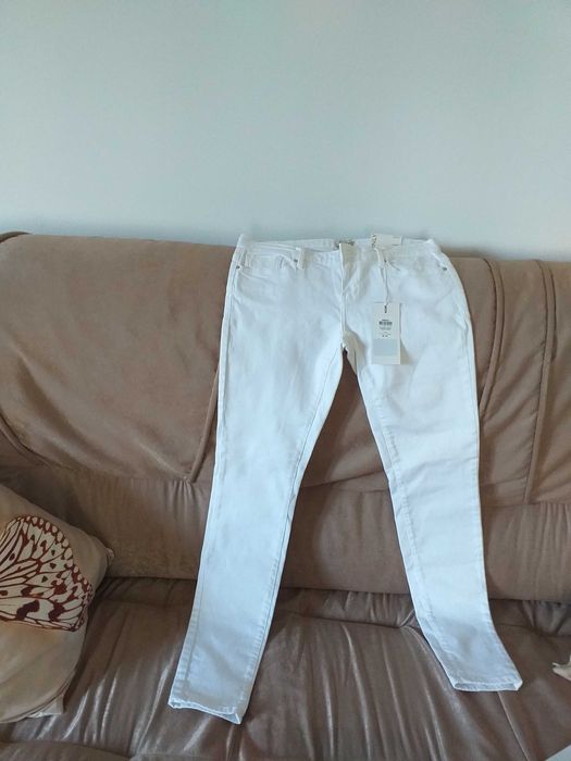 Blugi de dama noi cu eticheta ONLY,elastici 30/32