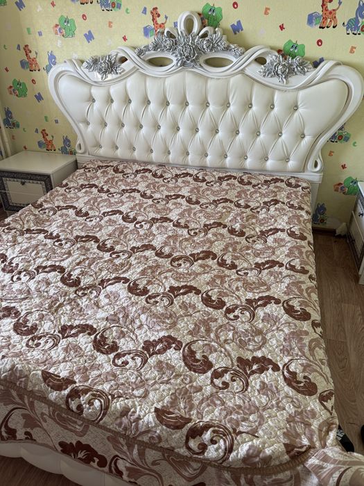 Спальный төсек сатылады.