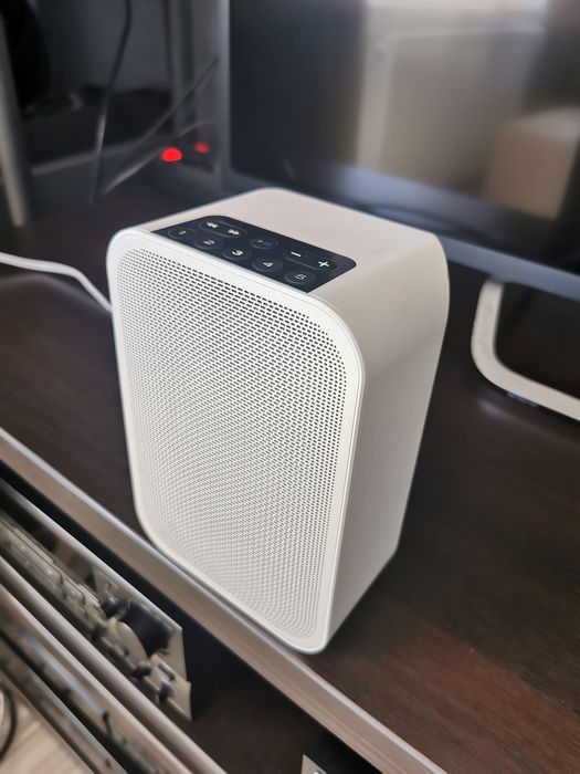 Radio internet Clint si Bluesound pulse flex