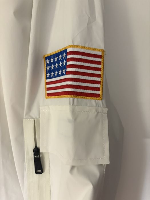 Мъжко        яке