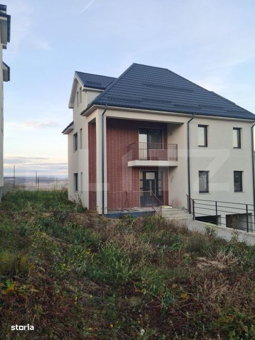 Vila D+P+E+M si teren in zona de lux a Dezmirului!