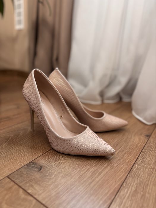 Дамски елегантни обувки размер 38