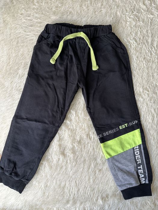 Продам детские вещи