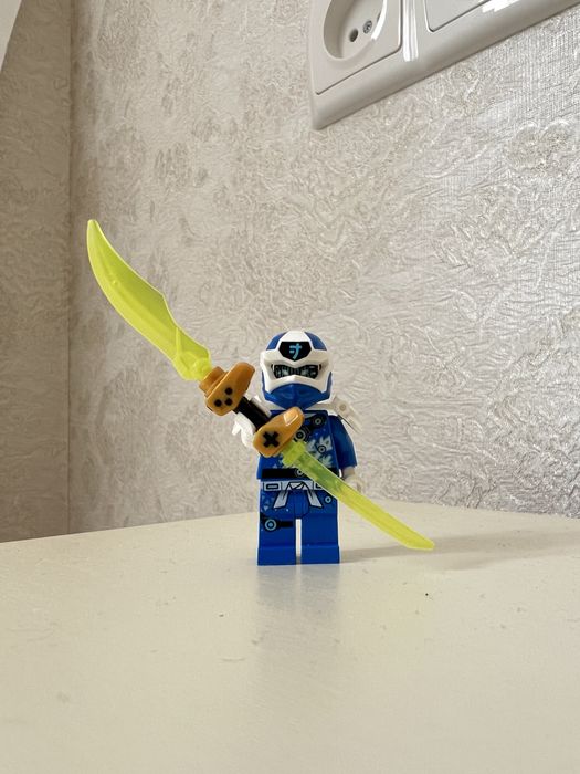 Продам лего минифигурки ниндзяго