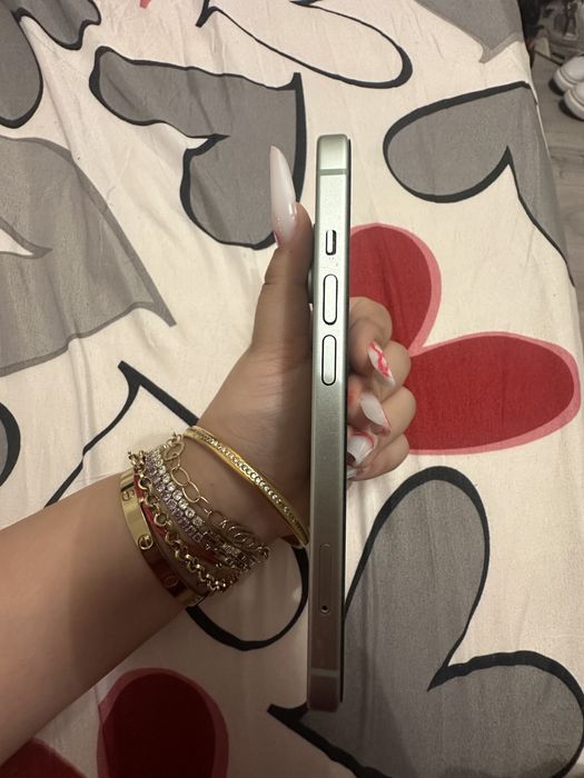 vand iphone 15 simplu verde 256gb