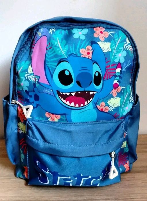 Vând ghiozdănel de băiat cu stitch