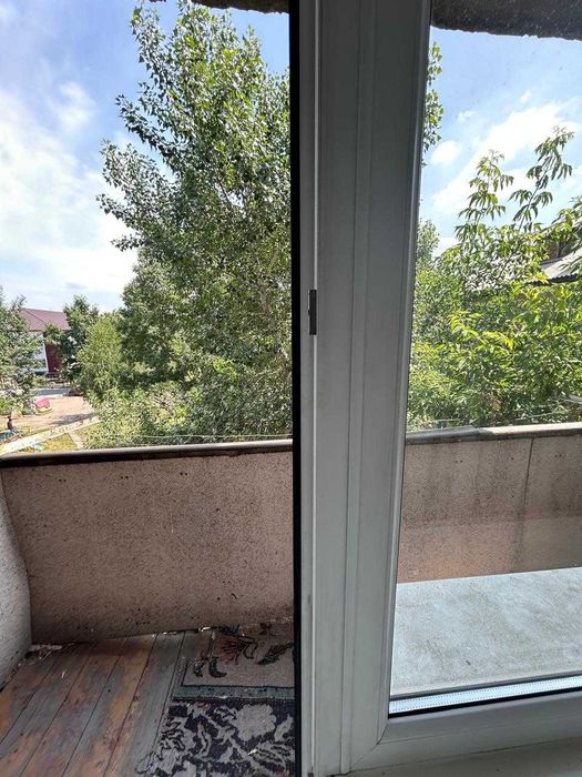 Продам 1,5 в районе магазина Колос