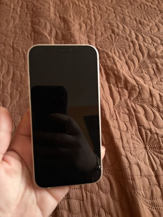 Iphone 12 без забележки75% капацитет на батерията