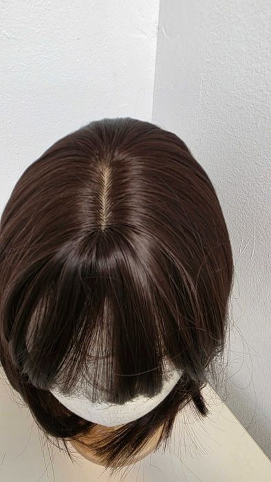 Perucă HAIRCUBE bob scurt șaten închis cu breton, sintetică