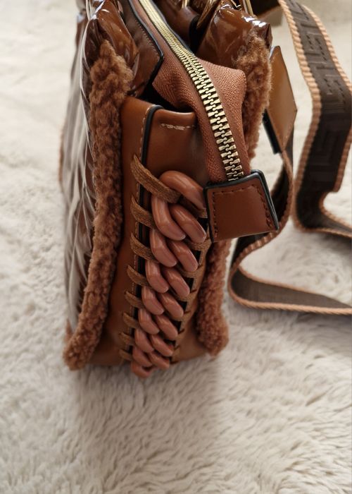 НОВА Дамска чанта с дълга дръжка