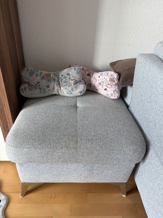 Canapea extensibilă cu spațiu pentru depozitare si  hooker