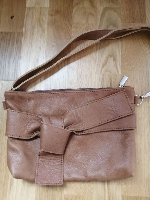 Дамска чанта естествена кожа