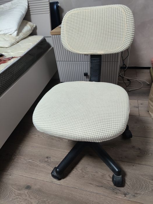 Кресло на колёсиках