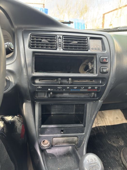 Продам машину Toyota Corolla E100