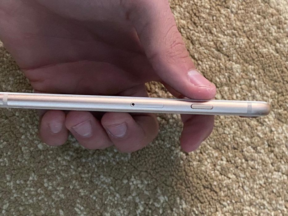 Продам айфон 8 64 гб