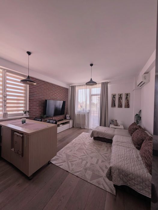 Vând apartament 3 camere