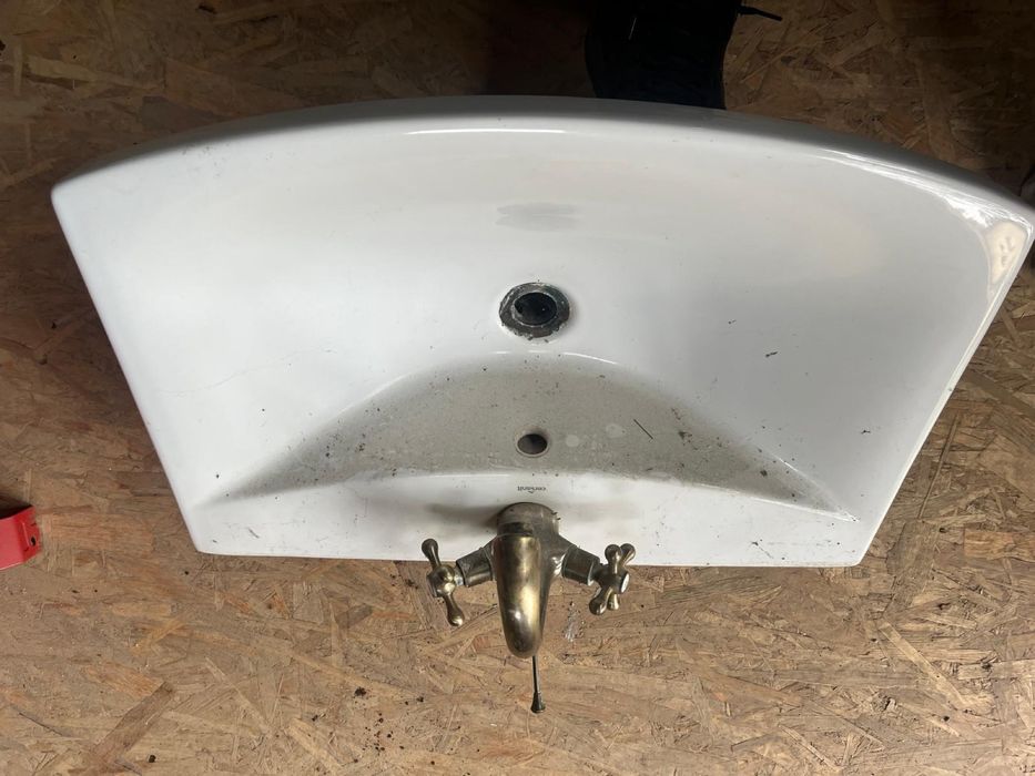 Ghiuveta(lavoar) baie 550