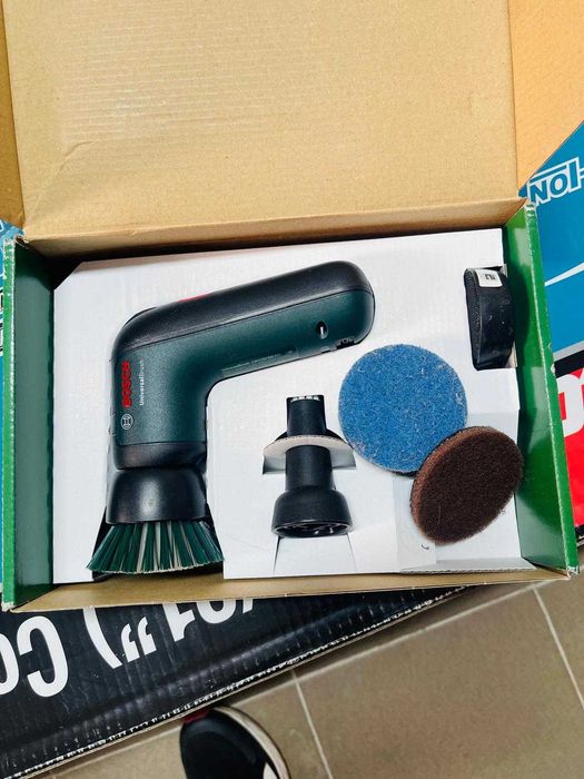 Perie electrică Bosch UniversalBrush cu baterie de 3,6 V, 1 Micro USB