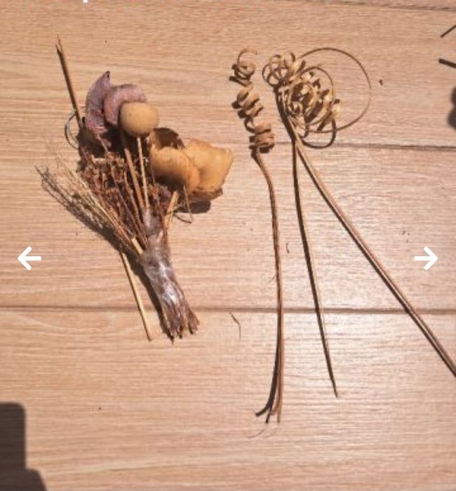 Ваза с изкуствени цветя