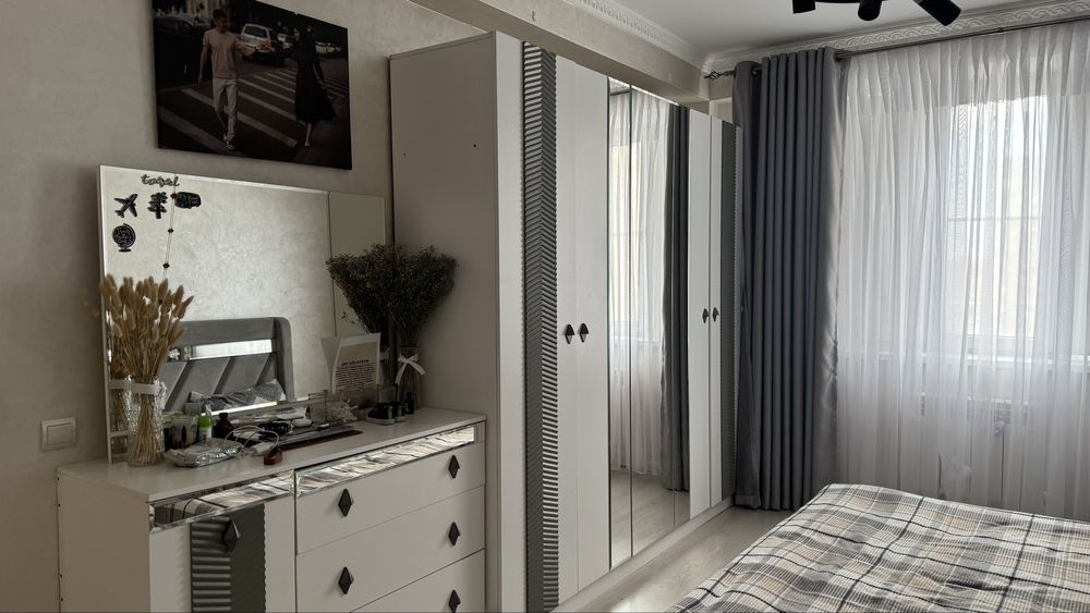 Продам спальную гарнитуру