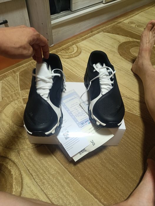 Продам кросовки on claud фирменный