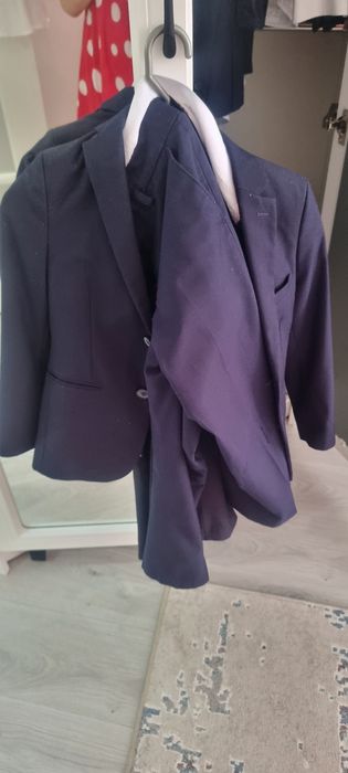 Продам детскую обувь и форму!