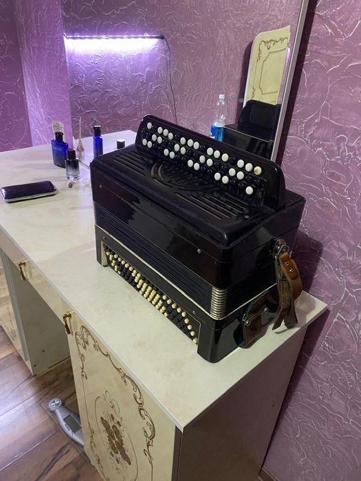 Продам музыкальный  инструмент Тульский