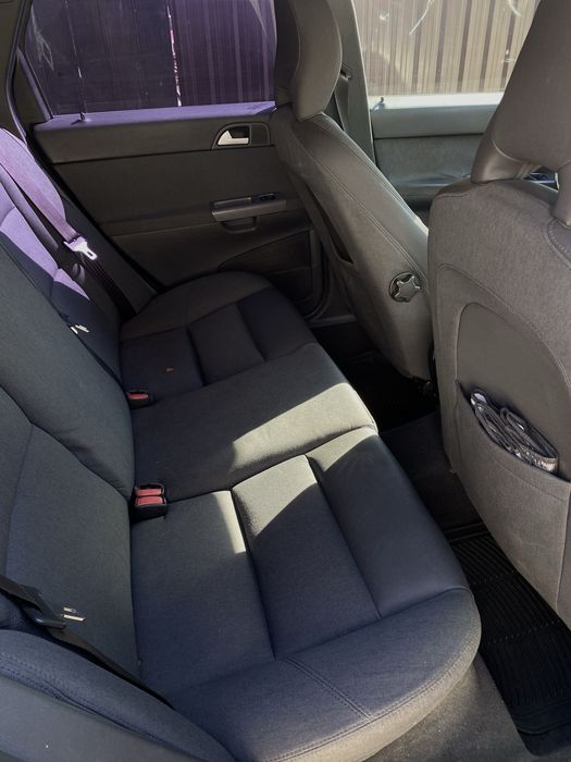 Volvo v50 2005.