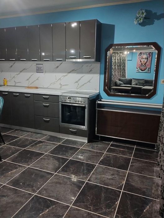 Дава се под наем Четиристаен апартамент в Пловдив, Мараша - 180 кв.м за 550 € - Снимка #2