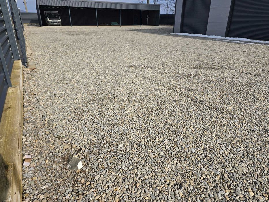 Închiriez hală Filipeștii de Pădure