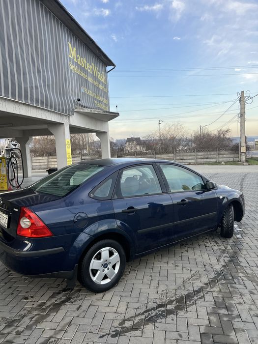 Ford Focus 2 1.6tdci 90 cp full,trapa electrica,xenon carte service