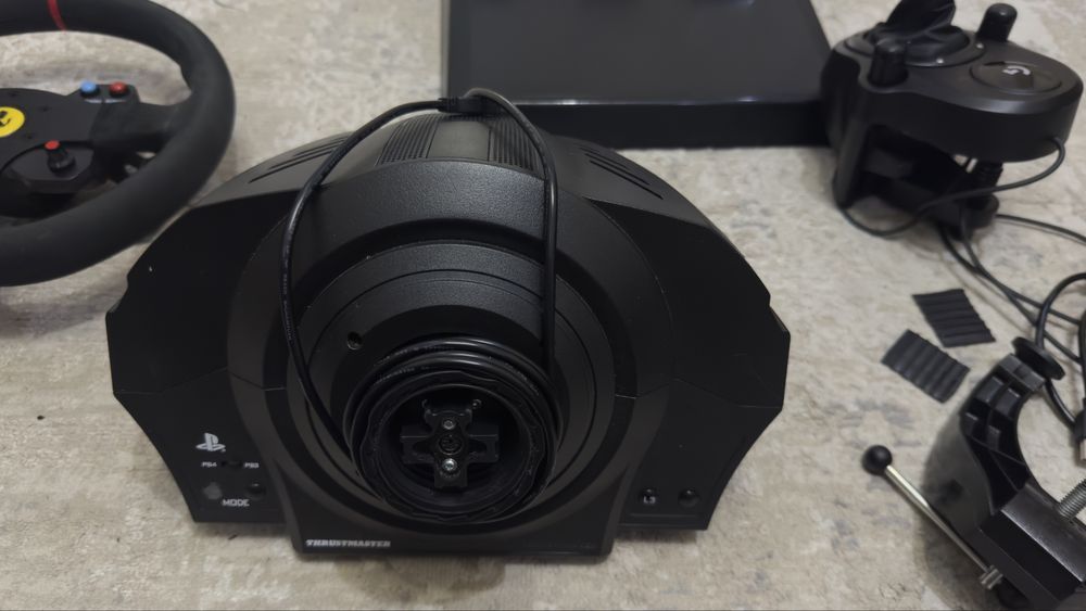 Игровой руль для ПК thrustmaster t300