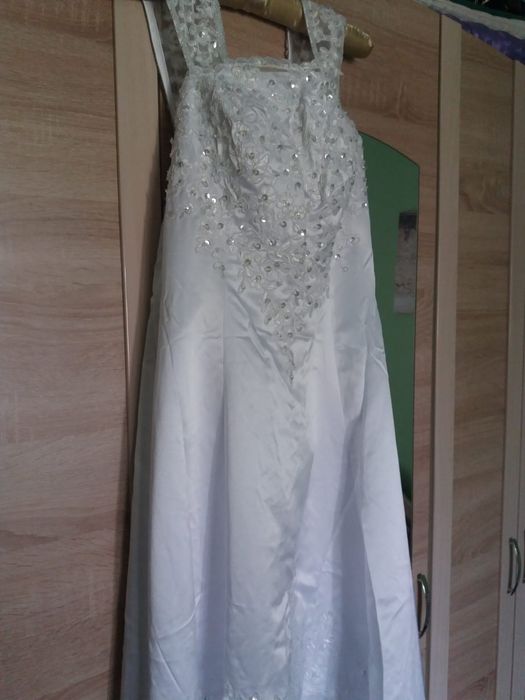 Vând rochie de mireasa și accesorii