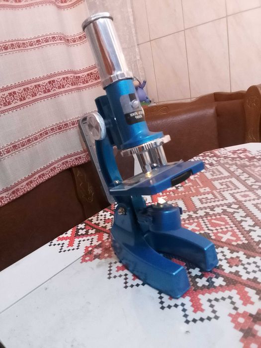 De vanzare Microscope de Luxe  100X,450X, 900X