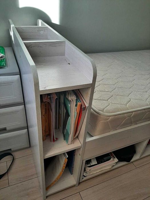 Кровать  подростковая, стол письменный