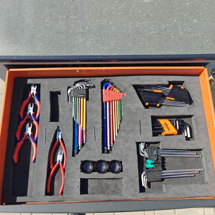 BETA количка с инструменти