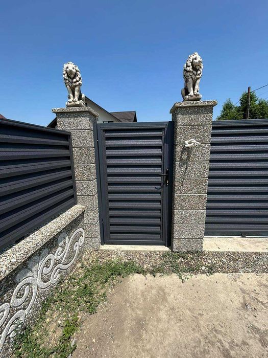 Garduri si porti din panouri stil jaluzele si alte modele disponibile