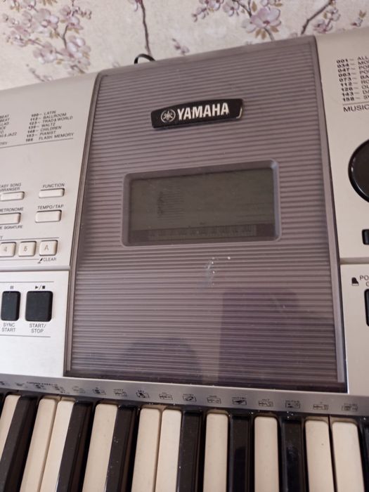 Продам синтезатор, пианино