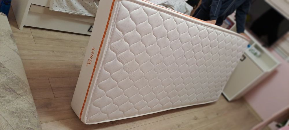 Мебели за всекедневна, спалня, хол