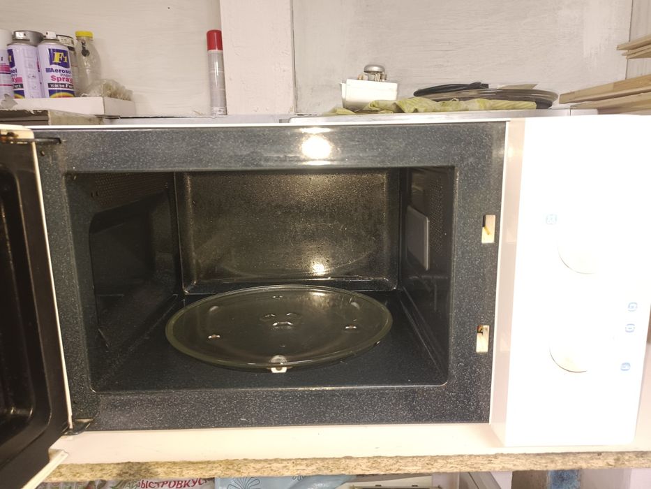 Продам микроволновку Панасонник 18т